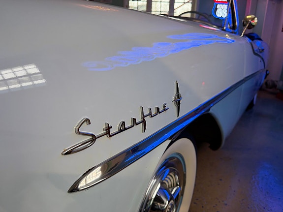 Oldsmobile Ninety Eight 3 of 27