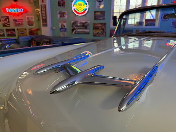 Oldsmobile Ninety Eight 5 of 27