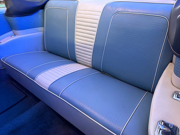 Oldsmobile Ninety Eight 17 of 27