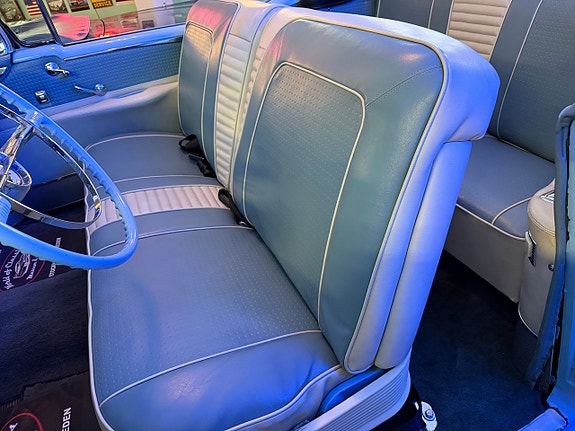 Oldsmobile Ninety Eight 16 of 27