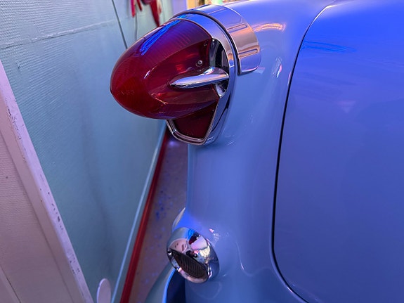 Oldsmobile Ninety Eight 9 of 27