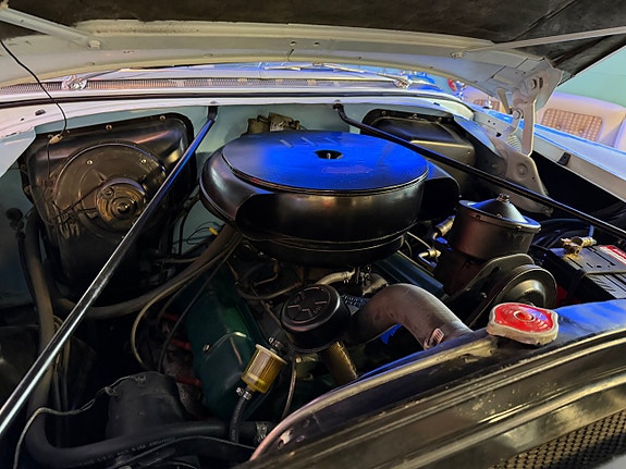 Oldsmobile Ninety Eight 23 of 27