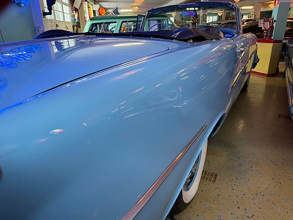Oldsmobile Ninety Eight 12 of 27