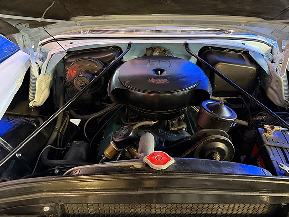 Oldsmobile Ninety Eight 22 of 27
