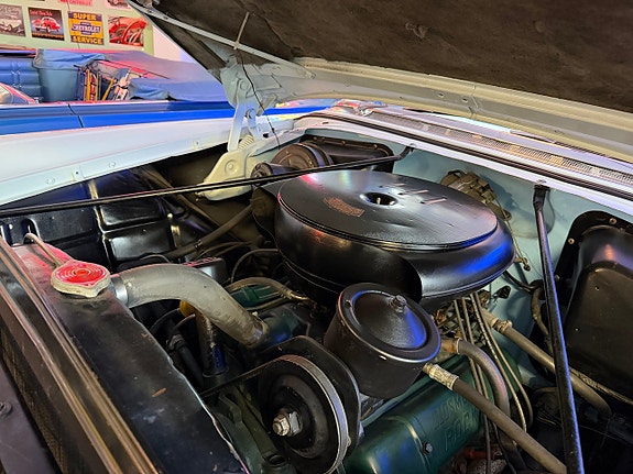 Oldsmobile Ninety Eight 24 of 27