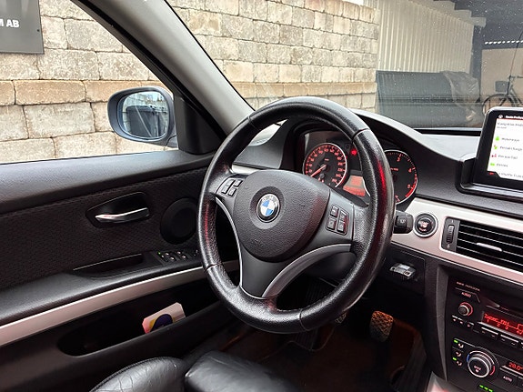 BMW 320 30 of 30