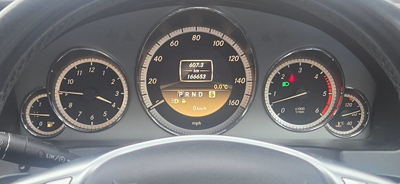 Mercedes-Benz E350 17 of 27
