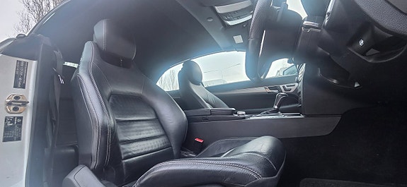 Mercedes-Benz E350 26 of 27