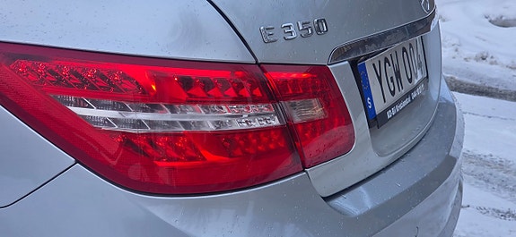Mercedes-Benz E350 24 of 27