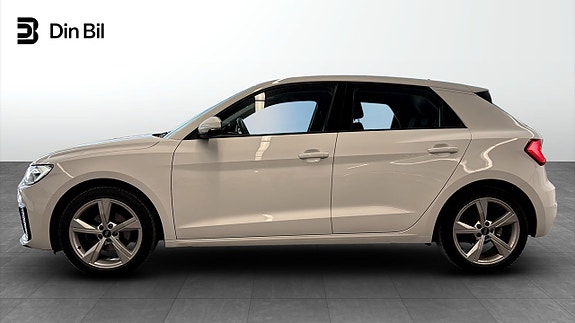 Audi A1 2 of 5