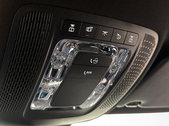 Mercedes-Benz GLB200 26 of 30