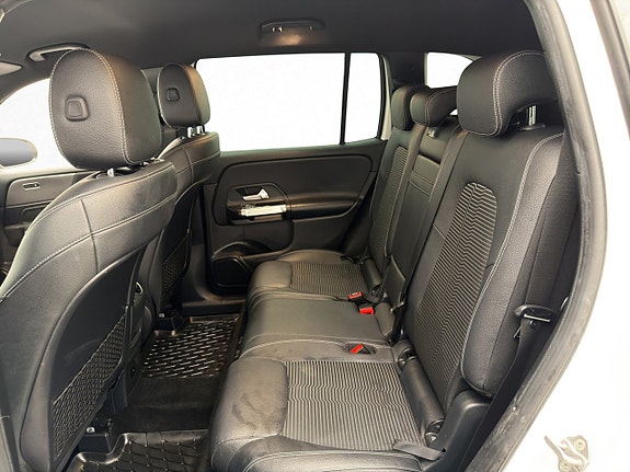Mercedes-Benz GLB200 15 of 30