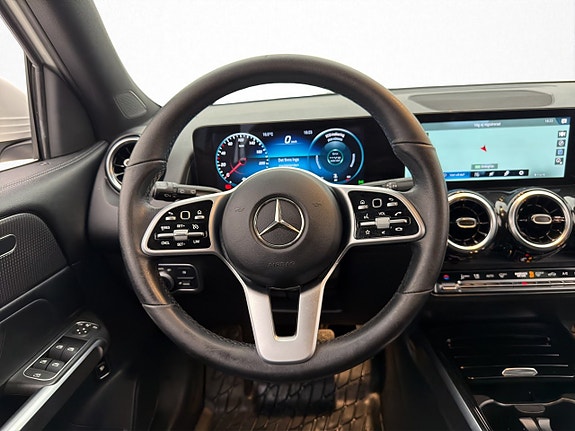 Mercedes-Benz GLB200 11 of 30