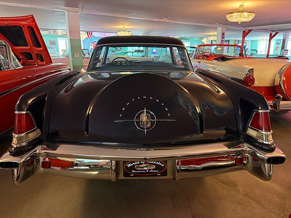 Lincoln Continental 7 of 24