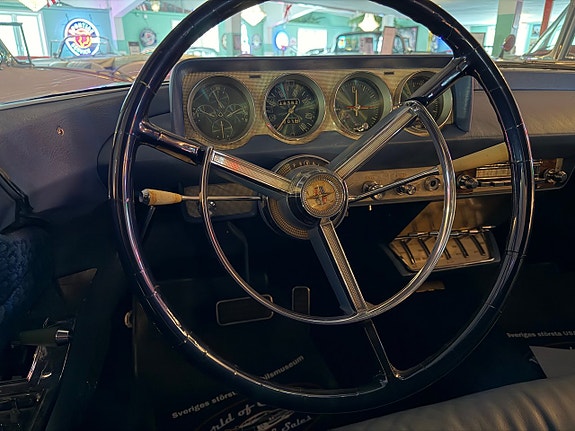 Lincoln Continental 15 of 24