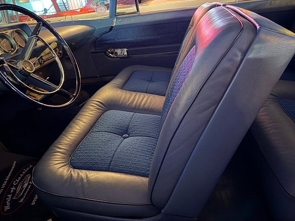 Lincoln Continental 19 of 24