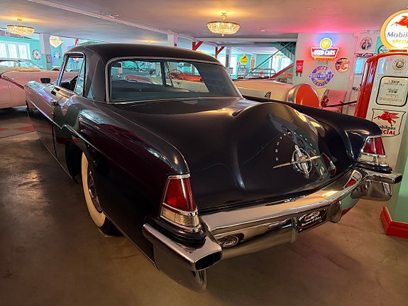 Lincoln Continental 6 of 24