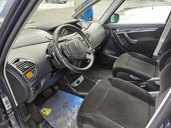 Citroen C4 Picasso 16 of 19