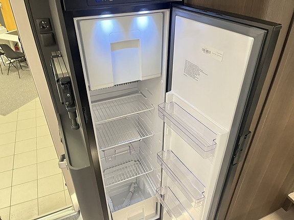Adria MATRIX SUPREME 670 SL (ALDE+ASP+LP2+Aut 180hk+Heavy+5 bält) 18 of 27