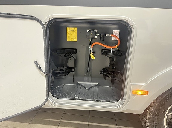 Adria MATRIX SUPREME 670 SL (ALDE+ASP+LP2+Aut 180hk+Heavy+5 bält) 9 of 27