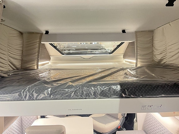 Adria MATRIX SUPREME 670 SL (ALDE+ASP+LP2+Aut 180hk+Heavy+5 bält) 24 of 27