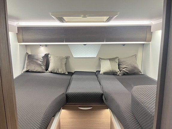 Adria MATRIX SUPREME 670 SL (ALDE+ASP+LP2+Aut 180hk+Heavy+5 bält) 20 of 27
