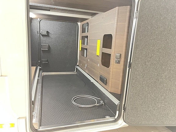 Adria MATRIX SUPREME 670 SL (ALDE+ASP+LP2+Aut 180hk+Heavy+5 bält) 10 of 27