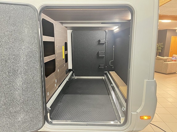 Adria MATRIX SUPREME 670 SL (ALDE+ASP+LP2+Aut 180hk+Heavy+5 bält) 8 of 27