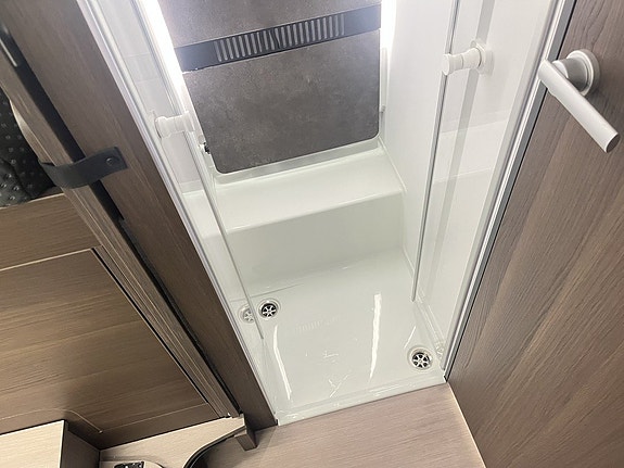 Adria MATRIX SUPREME 670 SL (ALDE+ASP+LP2+Aut 180hk+Heavy+5 bält) 22 of 27