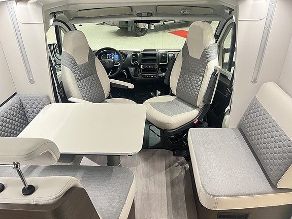 Adria MATRIX SUPREME 670 SL (ALDE+ASP+LP2+Aut 180hk+Heavy+5 bält) 14 of 27