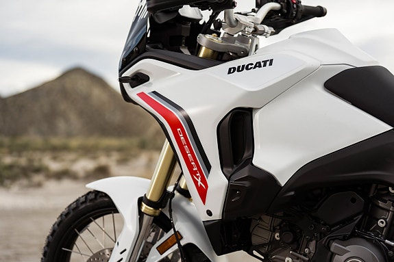 Ducati Desert X Nyhet! Finns i butik 17 of 17