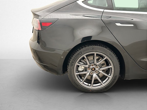 Tesla Model 3 27 of 30