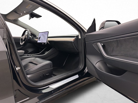 Tesla Model 3 28 of 30