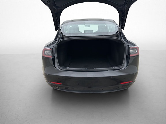 Tesla Model 3 9 of 30