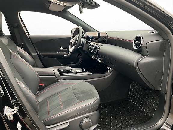 Mercedes-Benz A250 e 10 of 30