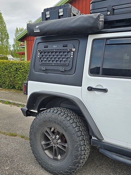Jeep Wrangler 7 of 13
