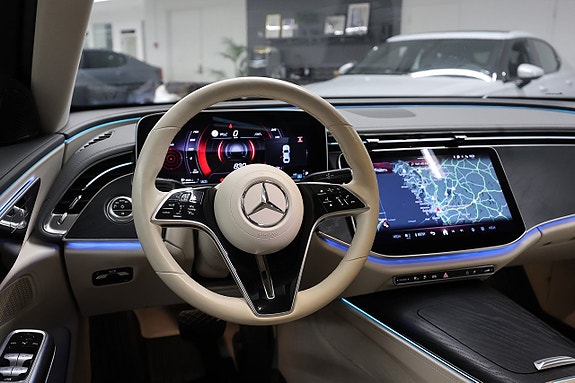 Mercedes-Benz 300 E 16 of 21