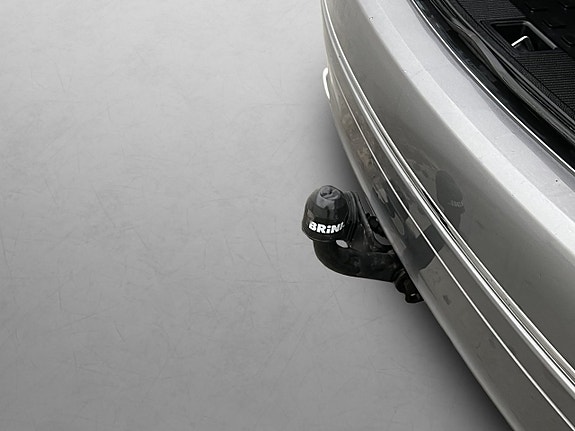Mercedes-Benz C350 8 of 26
