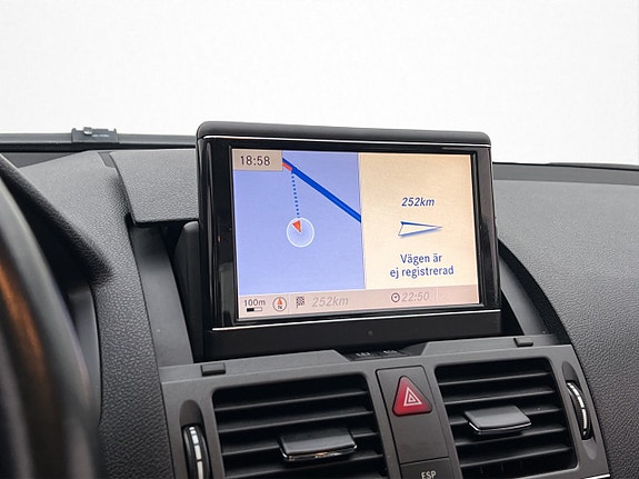 Mercedes-Benz C350 16 of 26