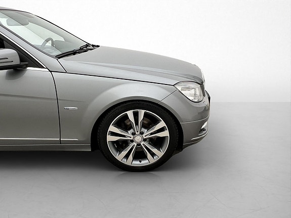 Mercedes-Benz C350 24 of 26