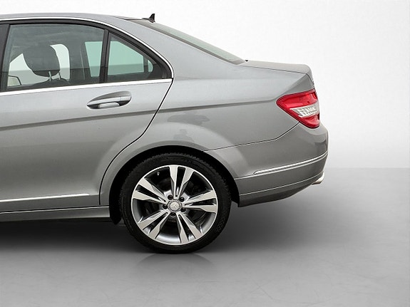 Mercedes-Benz C350 26 of 26
