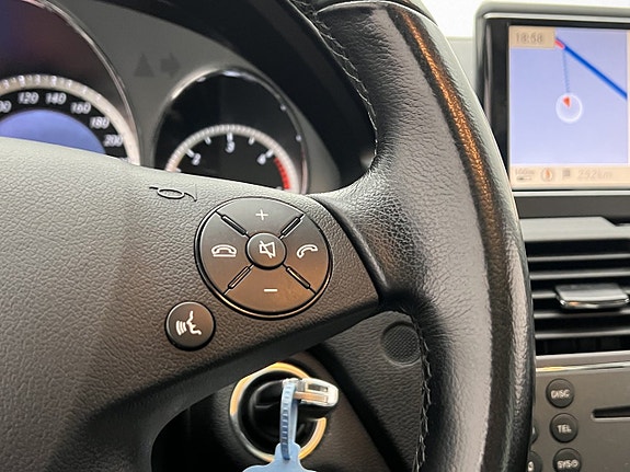 Mercedes-Benz C350 15 of 26