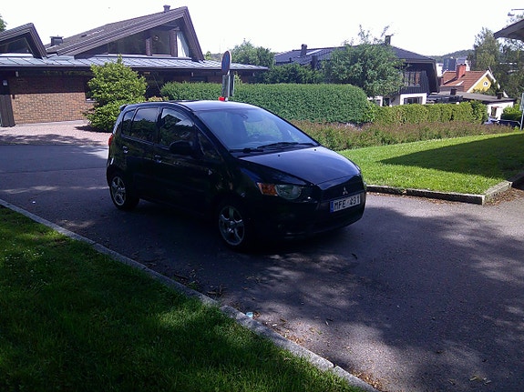 Mitsubishi Colt 2 of 8