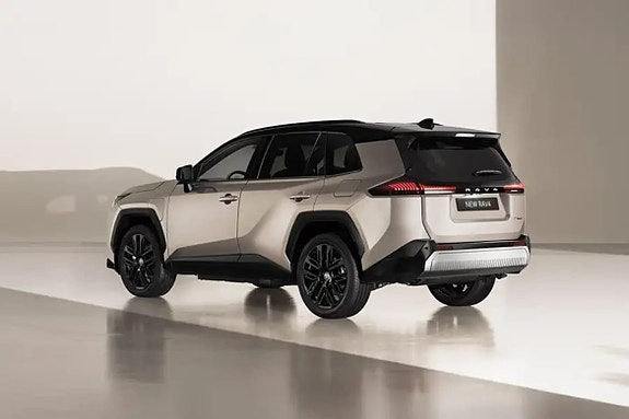 Toyota RAV4 4 of 14
