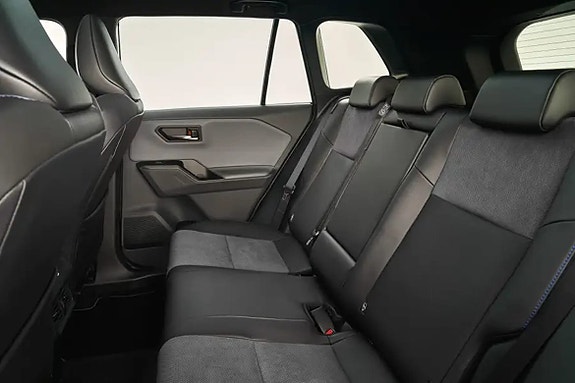 Toyota RAV4 14 of 14