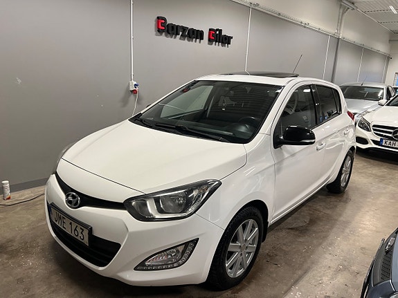Hyundai i20 2 of 5