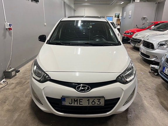 Hyundai i20 8 of 22