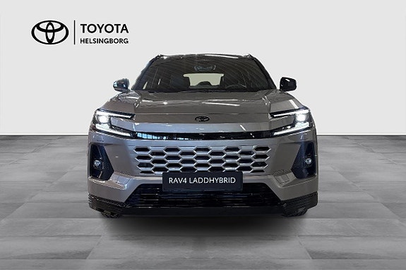 Toyota RAV4 2 of 16