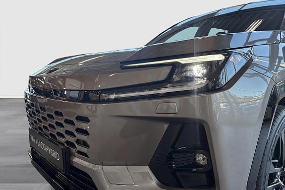 Toyota RAV4 4 of 16