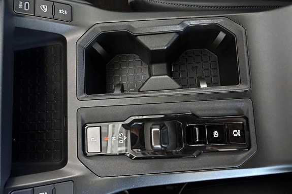 Toyota RAV4 13 of 16